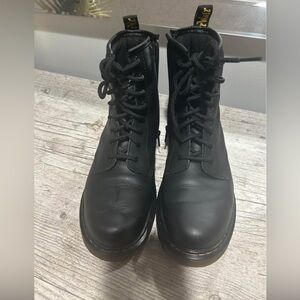 Dr Martens 1460 boots 6M/ 7L